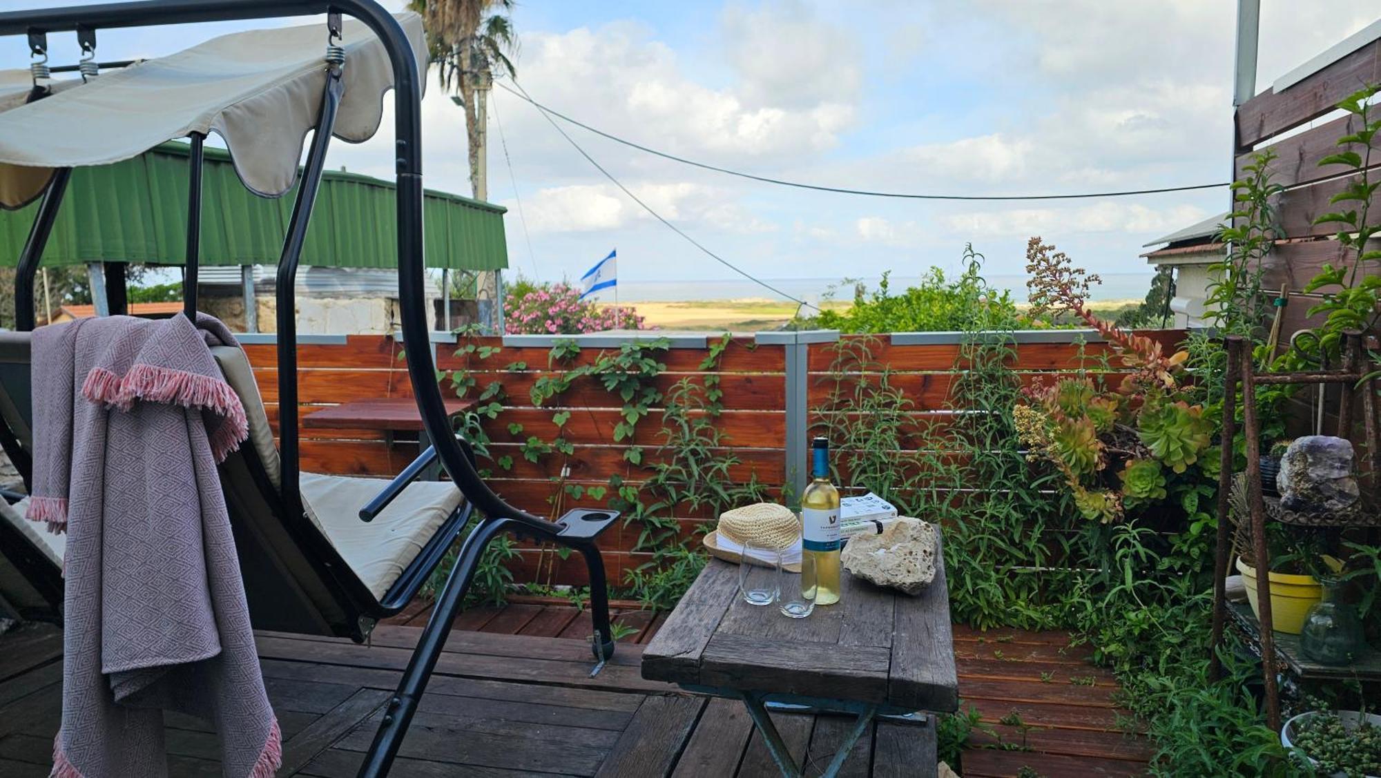 Cozy Seaview Glamping Caravan HaBonim Exterior photo
